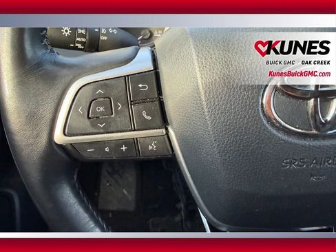 Used 2024 Toyota Highlander XSE image 16
