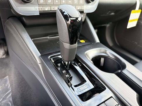 New 2026 Subaru Outback Limited AWD/4WD image 33