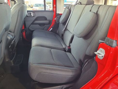 Certified 2025 Jeep Wrangler Unlimited Sahara w/ Safety Group image 18