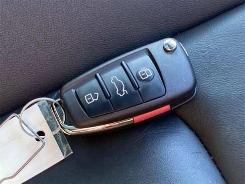 Used 2021 Audi Q3 2.0T Premium w/ Convenience Package image 9