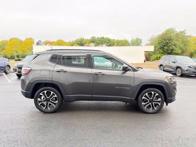Used 2023 Jeep Compass Limited w/ Sun and Sound Group AWD/4WD image 5