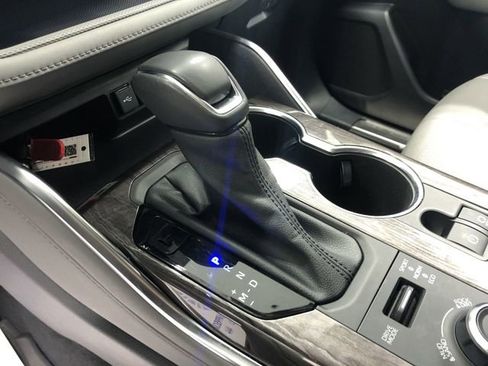 Used 2021 Toyota Highlander Platinum image 26