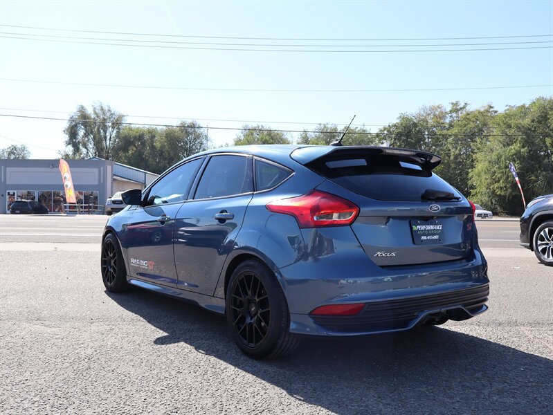 Used 2018 Ford Focus ST w/ Equipment Group 402A FWD image 6