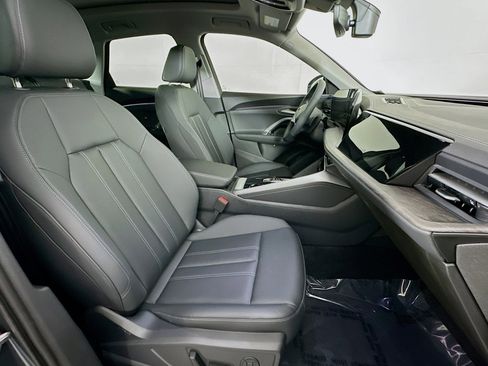 New 2026 Audi Q5 Premium image 8