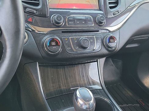 Used 2017 Chevrolet Impala Premier w/ Enhanced Convenience Package FWD image 17