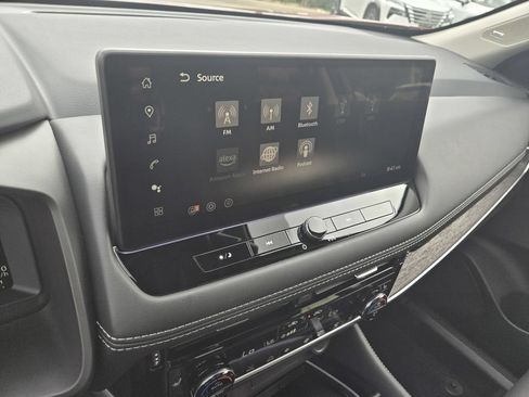 Certified 2026 Nissan Rogue Platinum w/ Tech Package AWD/4WD image 17
