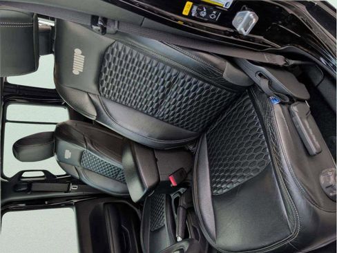 Used 2022 Jeep Wrangler Unlimited Sport image 9