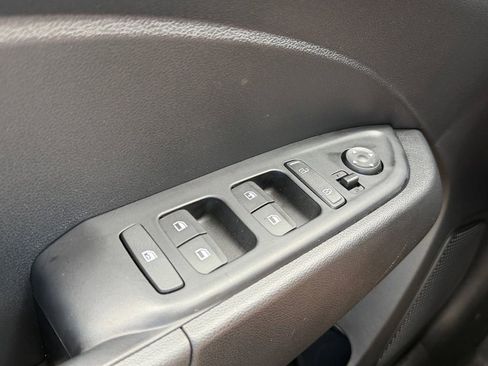 Used 2026 Hyundai Venue SE FWD image 18