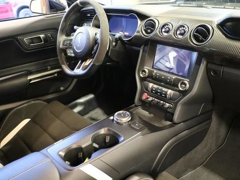 Used 2022 Ford Mustang Shelby GT500 w/ Carbon Fiber Track Pack RWD image 12