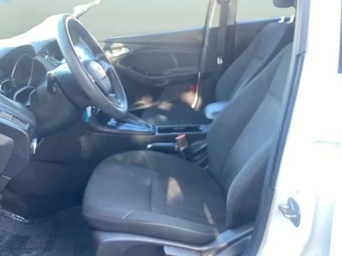 Used 2017 Ford Focus SE FWD image 24