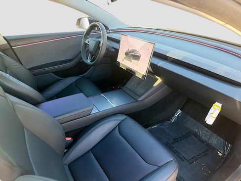 Used 2025 Tesla Model 3 Long Range image 13