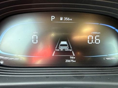 Used 2025 Hyundai Venue SEL FWD image 10