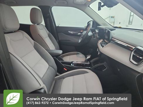 Used 2025 Chevrolet TrailBlazer LT w/ Convenience Package FWD image 32