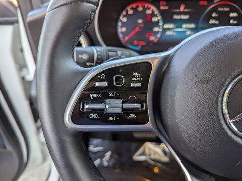 Used 2021 Mercedes-Benz GLC 300 4MATIC image 21