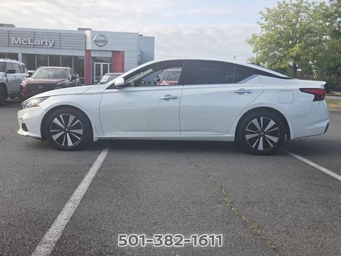 Used 2022 Nissan Altima 2.5 SV FWD image 2