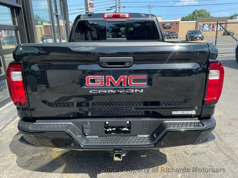 Used 2024 GMC Canyon Elevation w/ Convenience Package AWD/4WD image 7