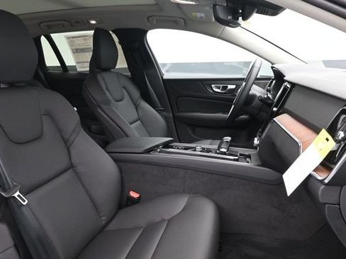 New 2026 Volvo V60 B5 Cross Country Plus w/ Climate Package AWD/4WD image 34