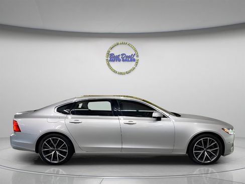 Used 2018 Volvo S90 T6 Momentum w/ Protection Package image 7
