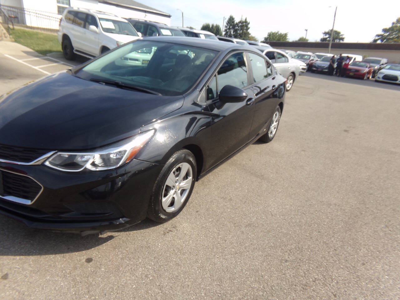 Used 2017 Chevrolet Cruze LS FWD image 29