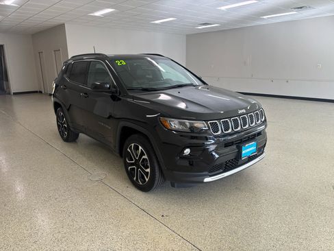 Used 2023 Jeep Compass Limited w/ Sun and Sound Group image 5