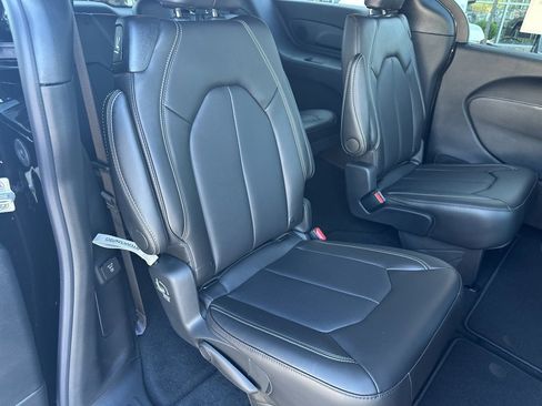 New 2026 Chrysler Pacifica Select image 47