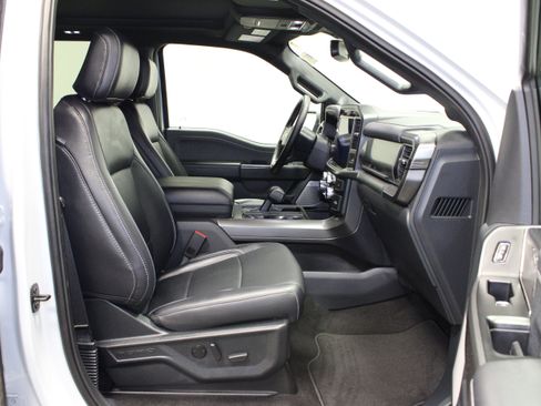 Used 2025 Ford F150 Lariat AWD/4WD image 19