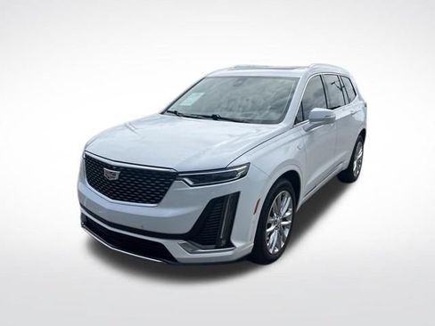 Used 2024 Cadillac XT6 Premium Luxury w/ Technology Package AWD/4WD image 3