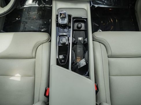 Certified 2025 Volvo XC60 T8 Ultra w/ Protection Package Premier AWD/4WD image 26