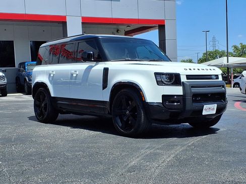 Used 2023 Land Rover Defender 110 X-Dynamic SE AWD/4WD image 4