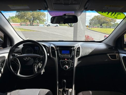 Used 2014 Hyundai Elantra GT FWD image 9