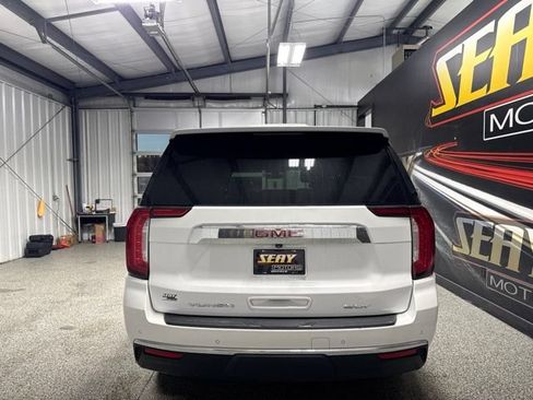 Used 2022 GMC Yukon XL SLT AWD/4WD image 16