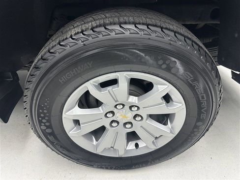 Used 2018 Chevrolet Colorado LT w/ LT Convenience Package AWD/4WD image 16