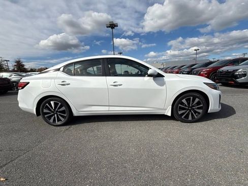 New 2025 Nissan Sentra SV w/ SV Premium Package image 4