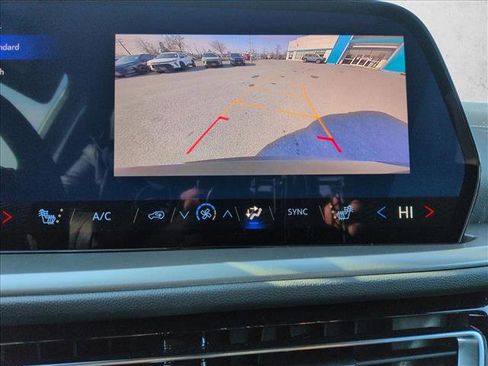 New 2026 Chevrolet Traverse LT w/ Sun and Wheel Package image 13