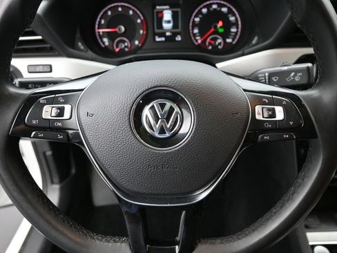 Used 2022 Volkswagen Passat 2.0T SE image 15