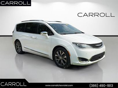 Used 2017 Chrysler Pacifica Limited w/ UConnect Theater Package