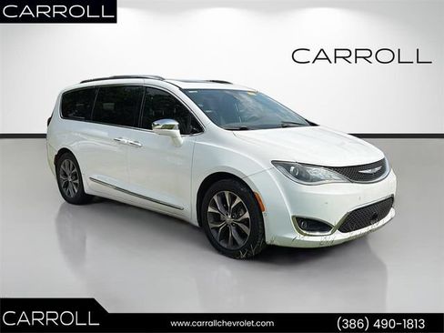 Used 2017 Chrysler Pacifica Limited w/ UConnect Theater Package FWD image 1