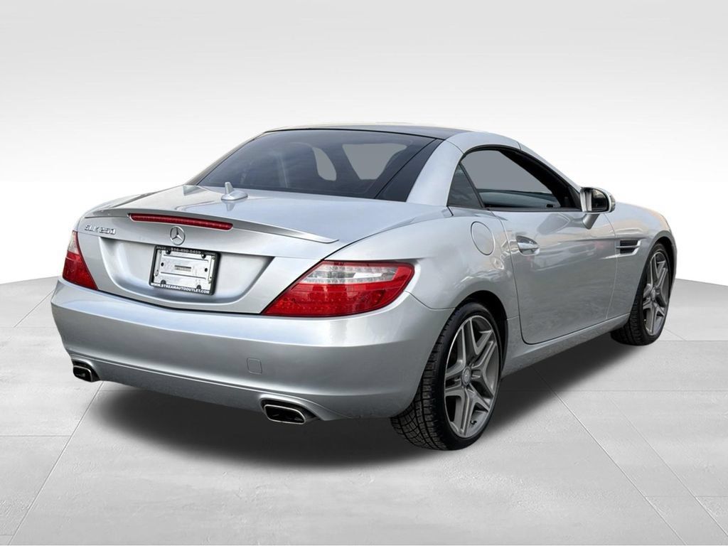 Used 2015 Mercedes-Benz SLK 250 image 8