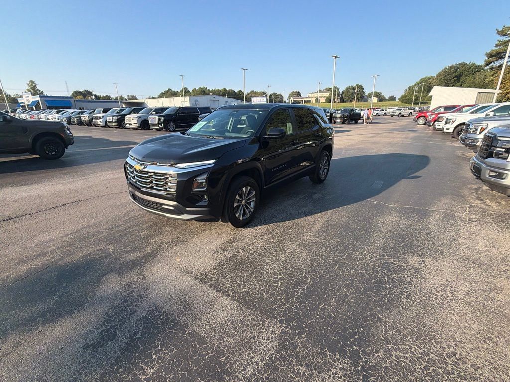 Used 2026 Chevrolet Equinox LT w/ Safety and Technology Package FWD image 7