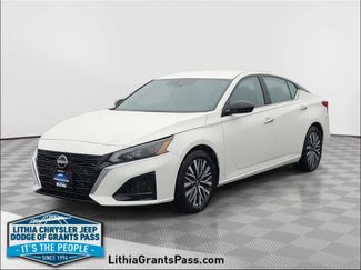 Used 2025 Nissan Altima 2.5 SV FWD video 1