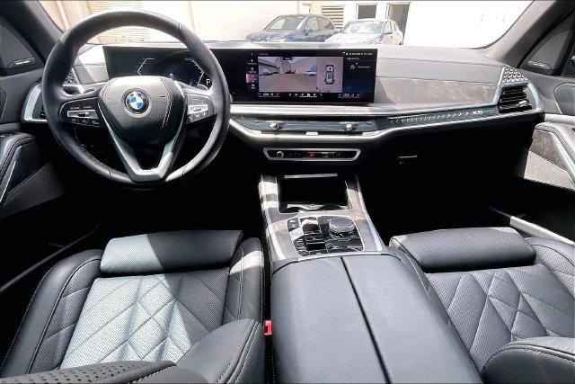 Used 2024 BMW X5 xDrive40i w/ Parking Assistance Package AWD/4WD image 15