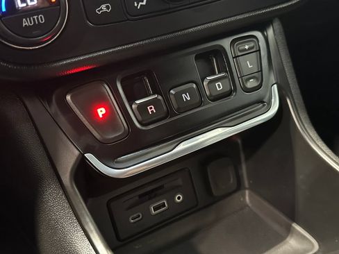 Used 2019 GMC Terrain SLT AWD/4WD image 22