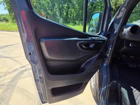 Used 2019 Mercedes-Benz Sprinter 170 image 20