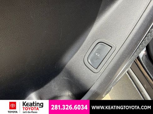 Used 2025 Buick Enclave Preferred AWD/4WD image 14