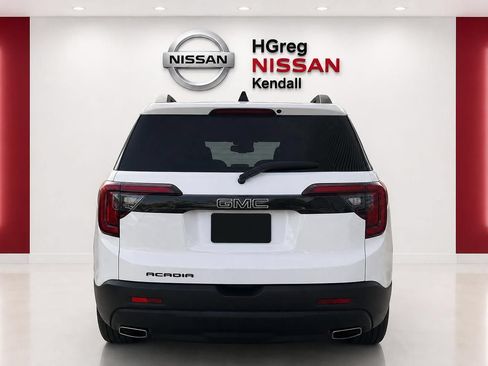 Used 2022 GMC Acadia SLE w/ Driver Convenience Package FWD image 5
