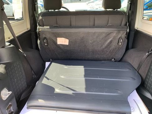 Used 2018 Jeep Wrangler Sport AWD/4WD image 6