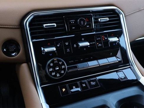 Used 2025 Nissan Armada SL w/ Captain's Chari Seat Package image 20