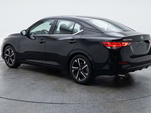 Used 2025 Nissan Sentra SV image 5