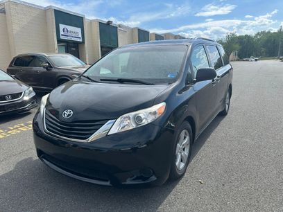 Used 2017 Toyota Sienna LE