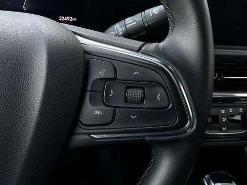 Used 2025 Buick Envista Sport Touring image 33